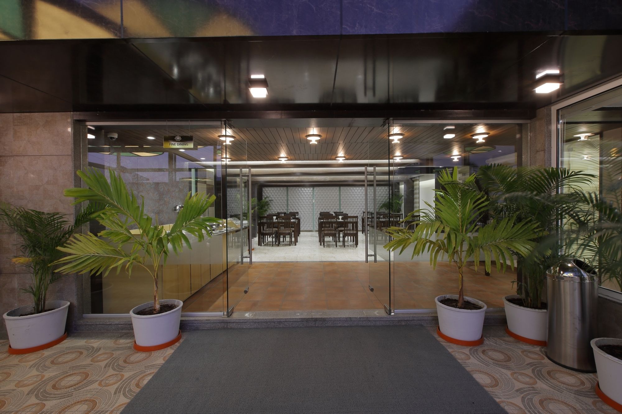 Hotel The Lotus Park Ahmedabad Exterior foto